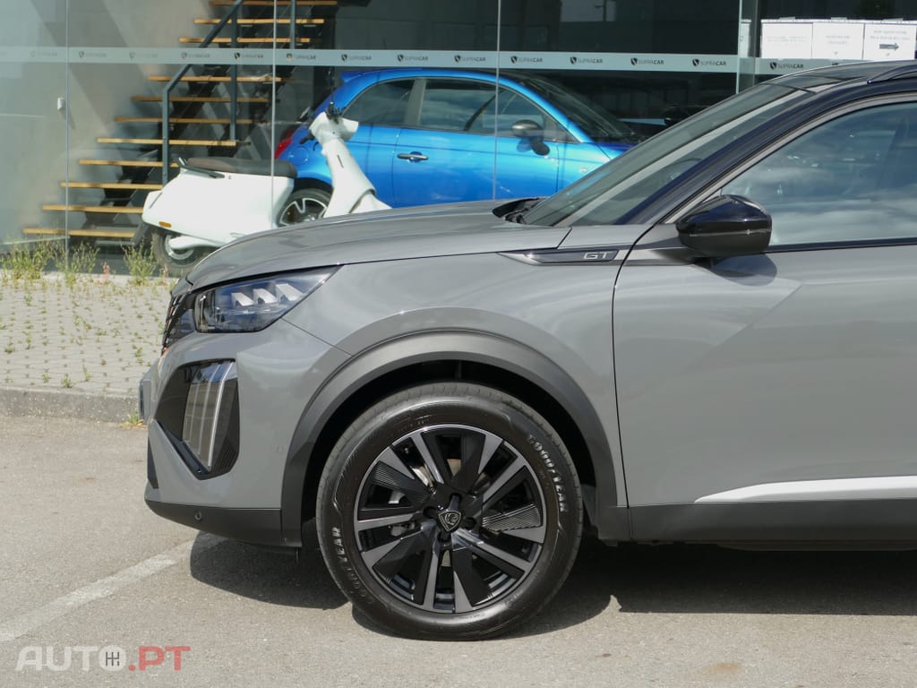 Peugeot 2008 1.2 PureTech GT EAT8