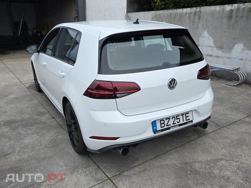 Volkswagen Golf 2.0 TSI GTI