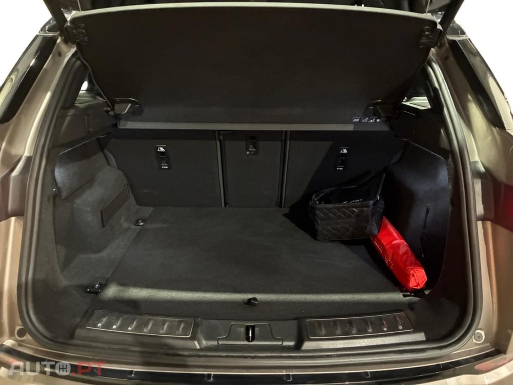 Land Rover Evoque 1.5 P300e AWD R-Dynamic Auto