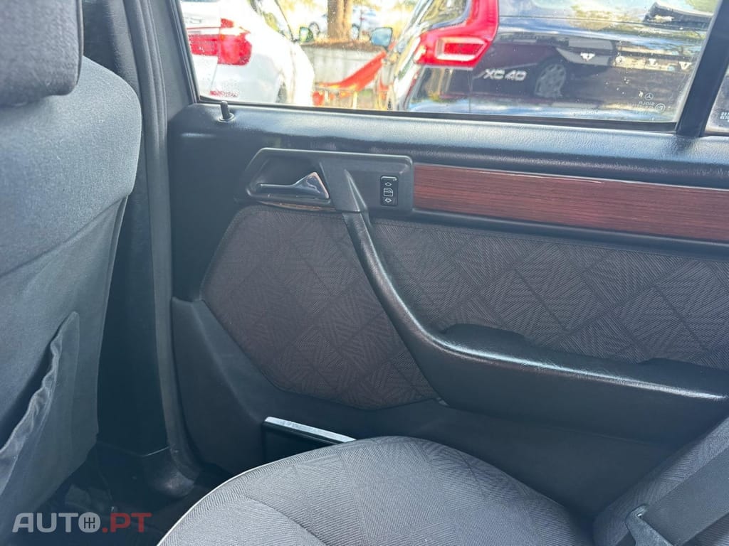 Mercedes-Benz E 250 TD