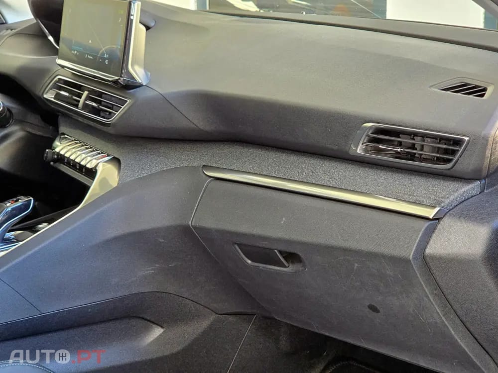 Peugeot 3008 1.6 Hybrid Allure e-EAT8