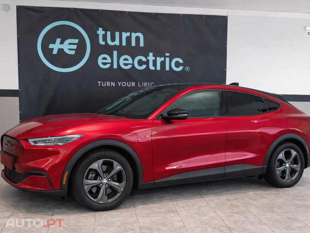 Ford Mustang Mach-E 75.7 kWh Base