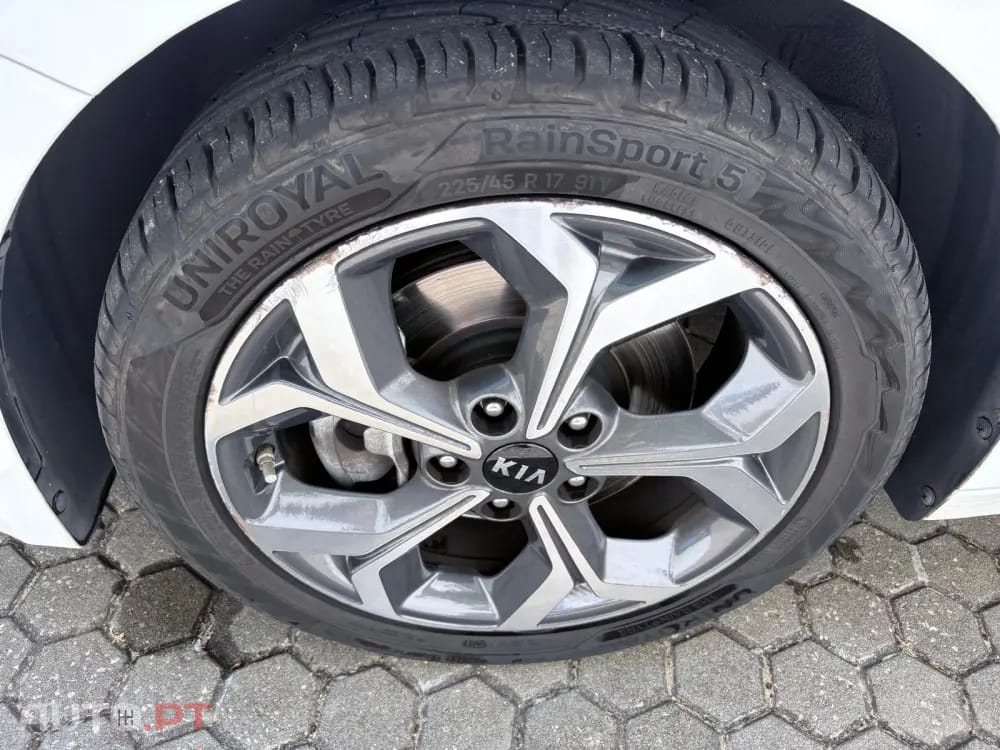 Kia Ceed SW 1.4 T-GDI Drive+SRF 7DCT