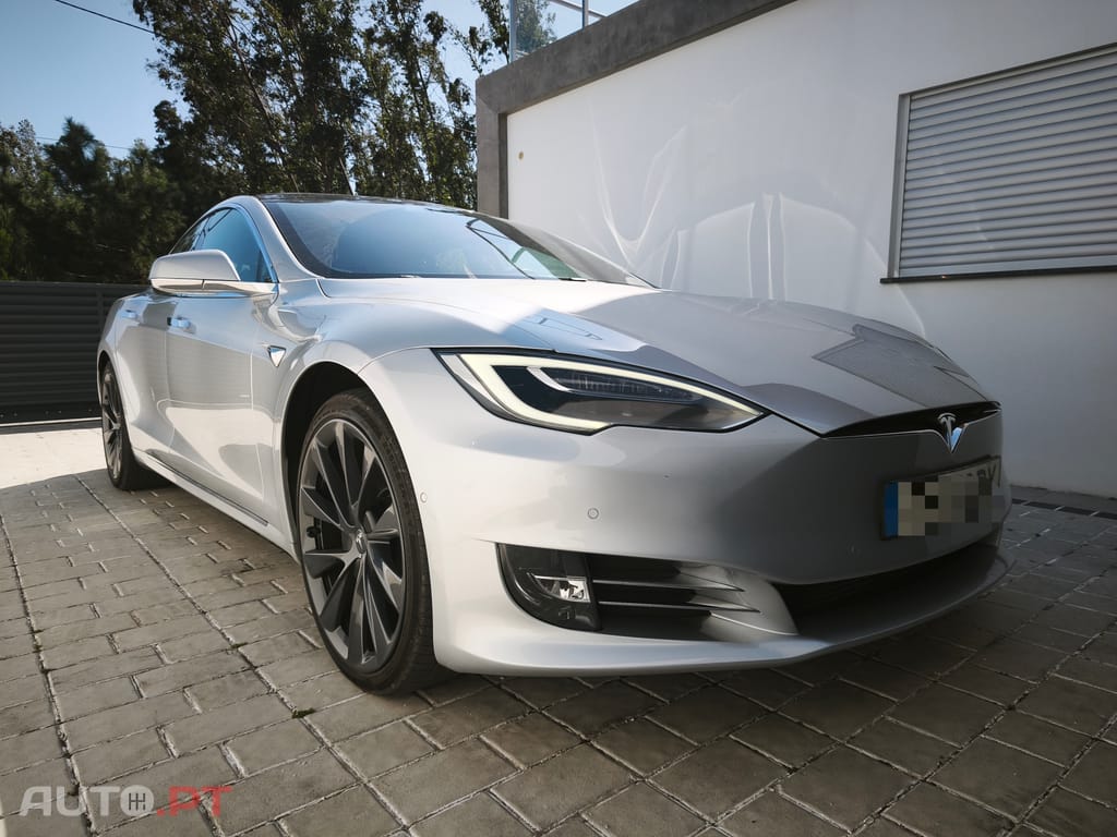 Tesla Model S 75D Dual Motor
