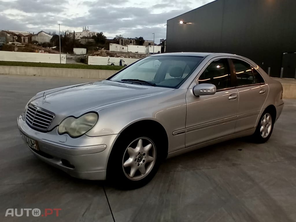 Mercedes-Benz 220 C 220 CDI