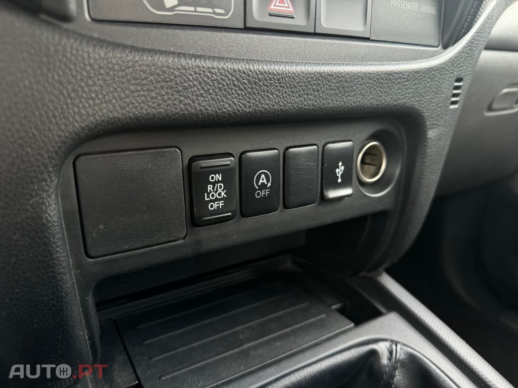 Mitsubishi L200 2.4 DI-D CD Campera 4WD