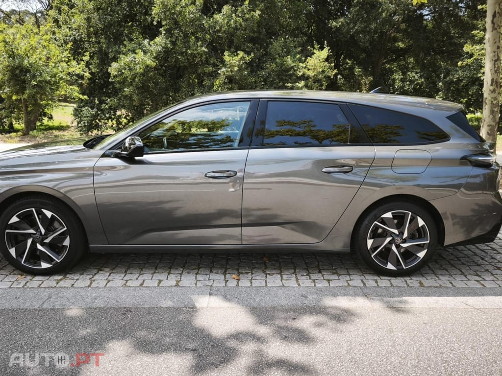 Peugeot 308 1.6 Hybrid Allure Pack e-EAT8 — fotografia 6