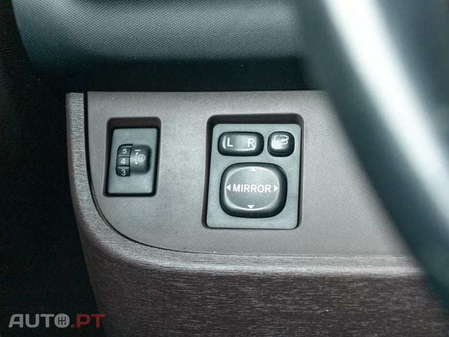 Toyota iQ 1.0 VVT-i 2 NAVI+Bluetooth