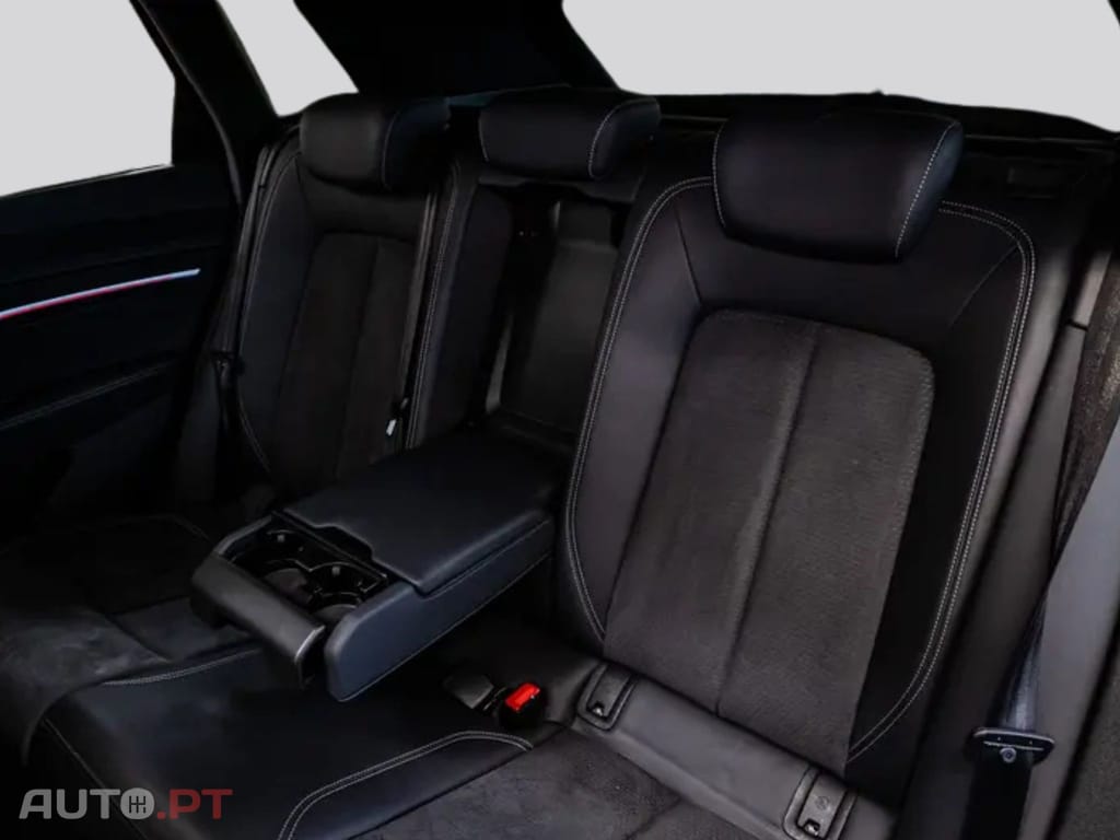 Audi E-Tron I.V.A DEDUTIVEL 55 S LINE BLACK 
