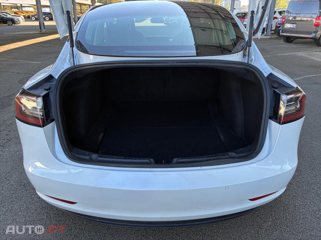 Tesla Model 3 Standard Range Plus RWD