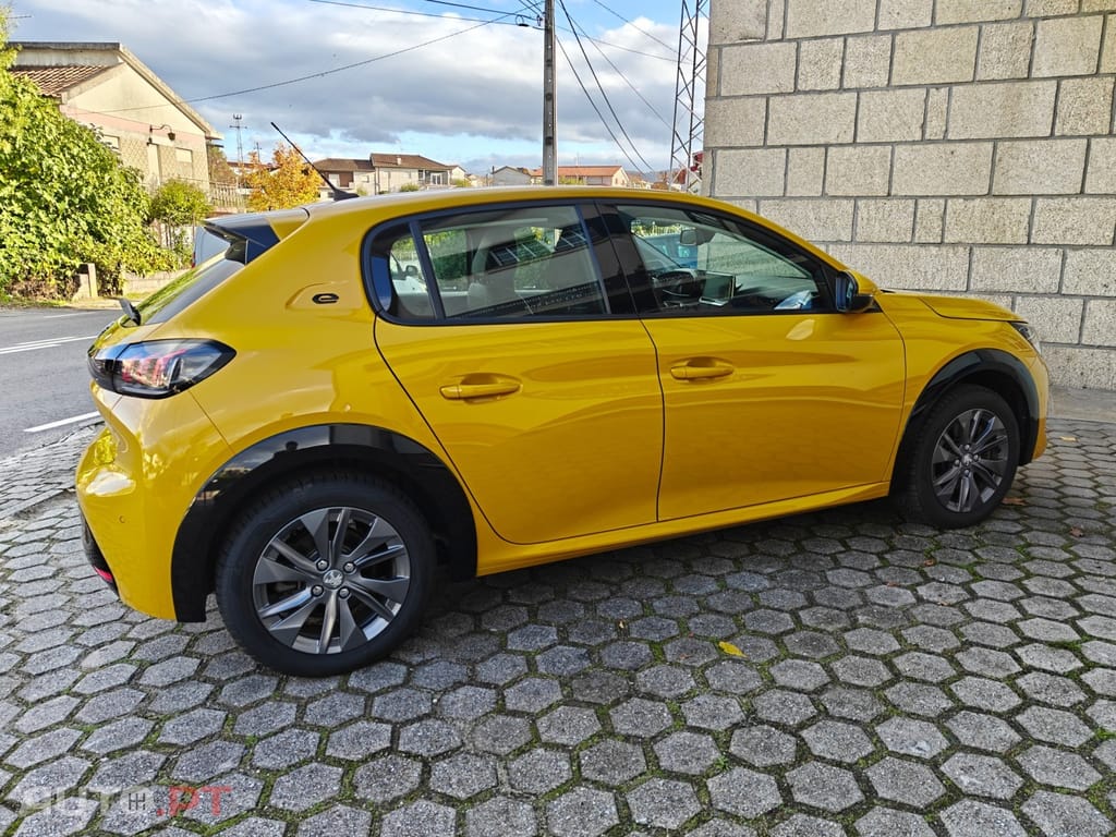 Peugeot E-208 50 kWh Allure Pack