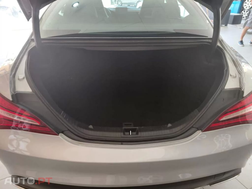 Mercedes-Benz CLA 180 d Urban