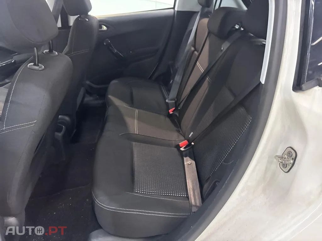 Peugeot 208 1.2 PureTech Allure