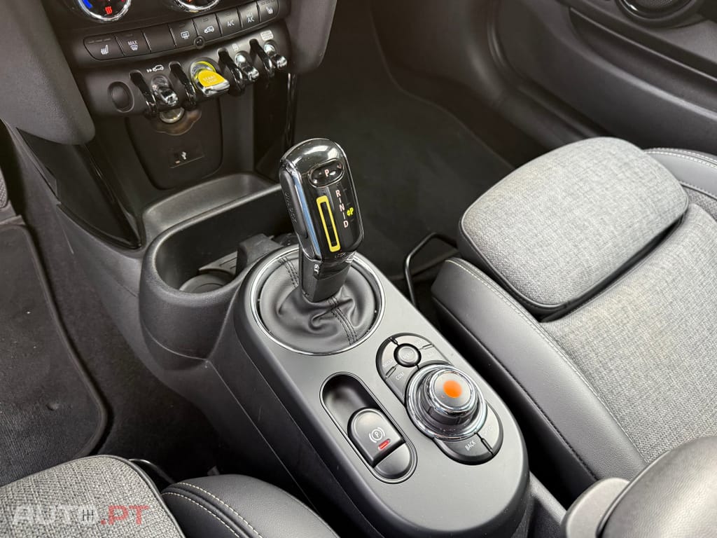 MINI Cooper Cooper SE