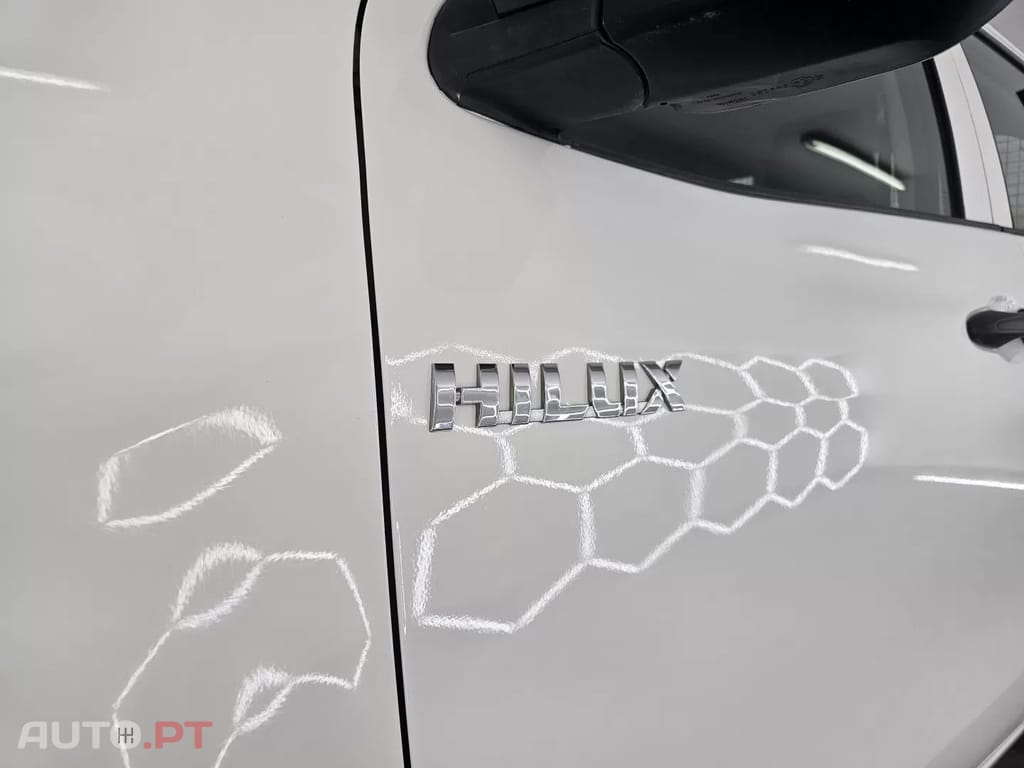 Toyota Hilux 2.4 D-4D 4WD CD CM