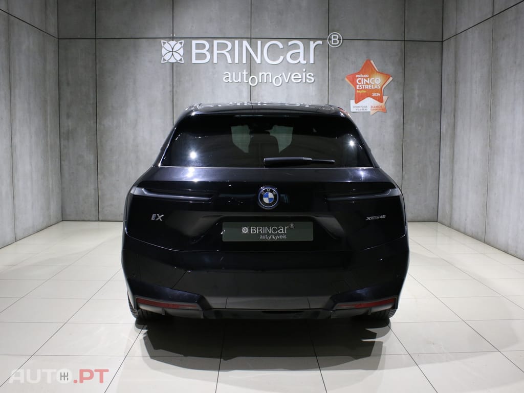 BMW iX xDrive 40 Pack Desportivo
