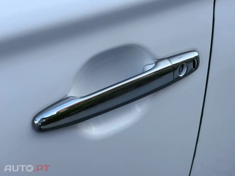 Mitsubishi Outlander 2.2 DI-D Instyle Navi