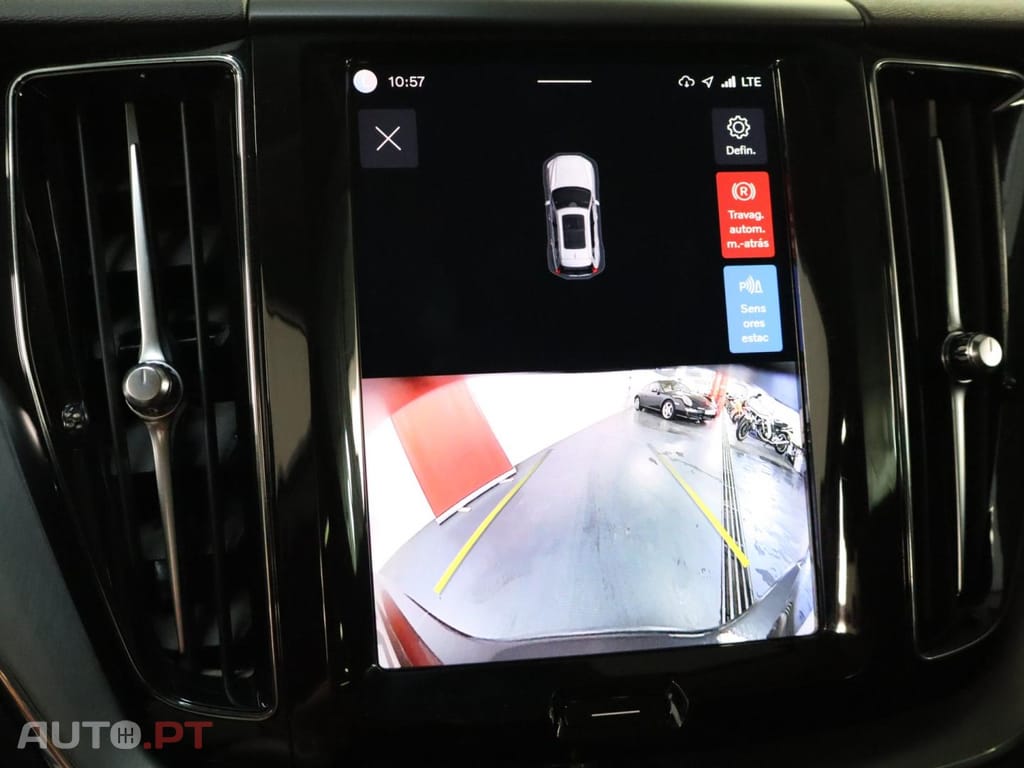 Volvo XC60 2.0 T6  AWD PHEV Core Auto