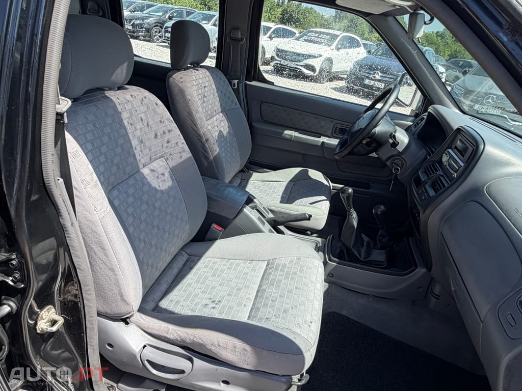 Nissan Navara 2.5TDi 4x4 5LUG