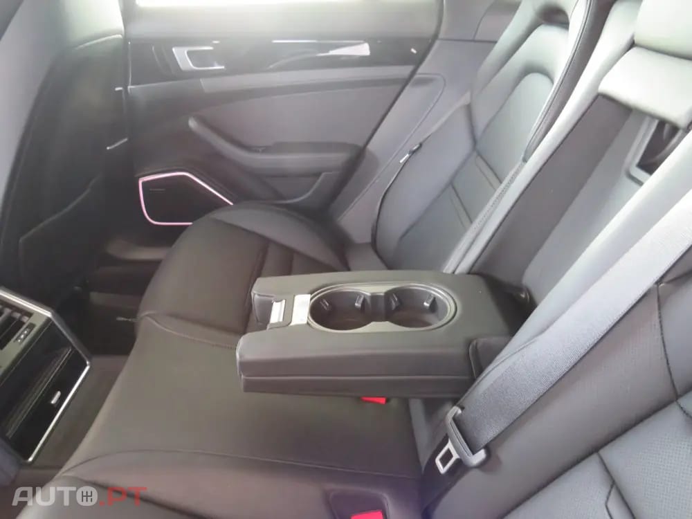 Porsche Panamera 4 E-Hybrid