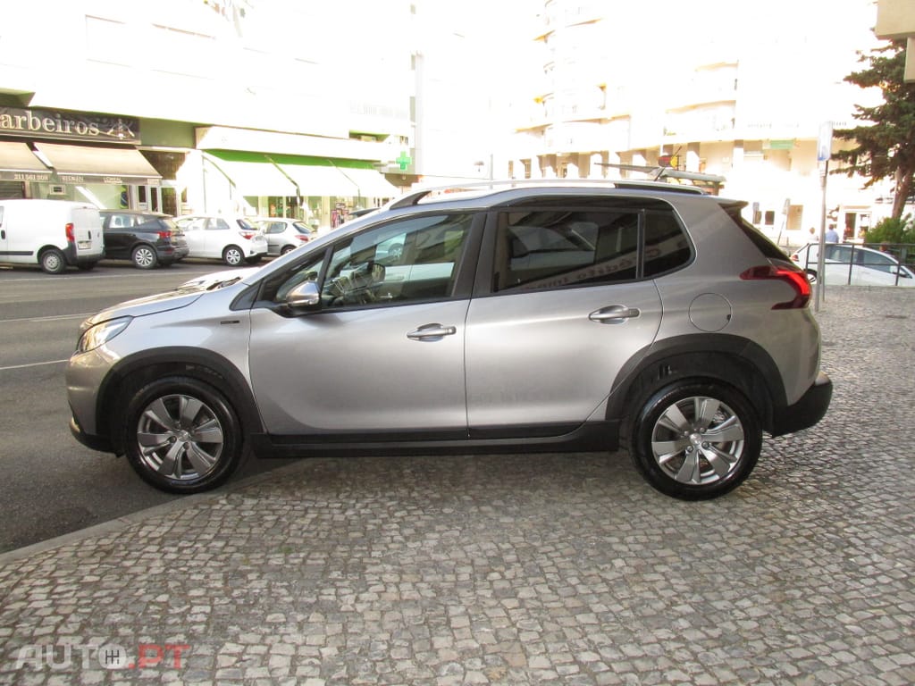 Peugeot 2008 1.2 PureTech Signature