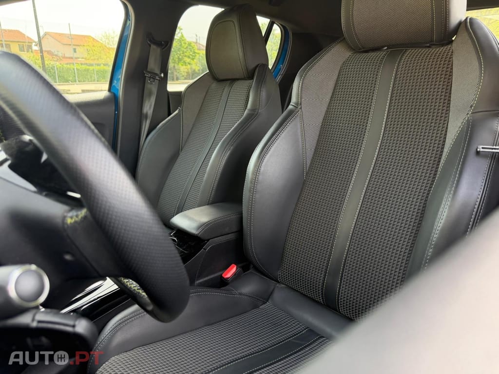 Peugeot E-208 50 kWh GT