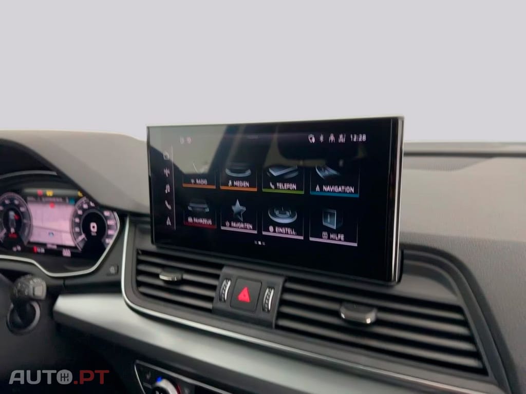 Audi Q5 55 TFSI e S tronic S line I.V.A DEDUTÍVEL