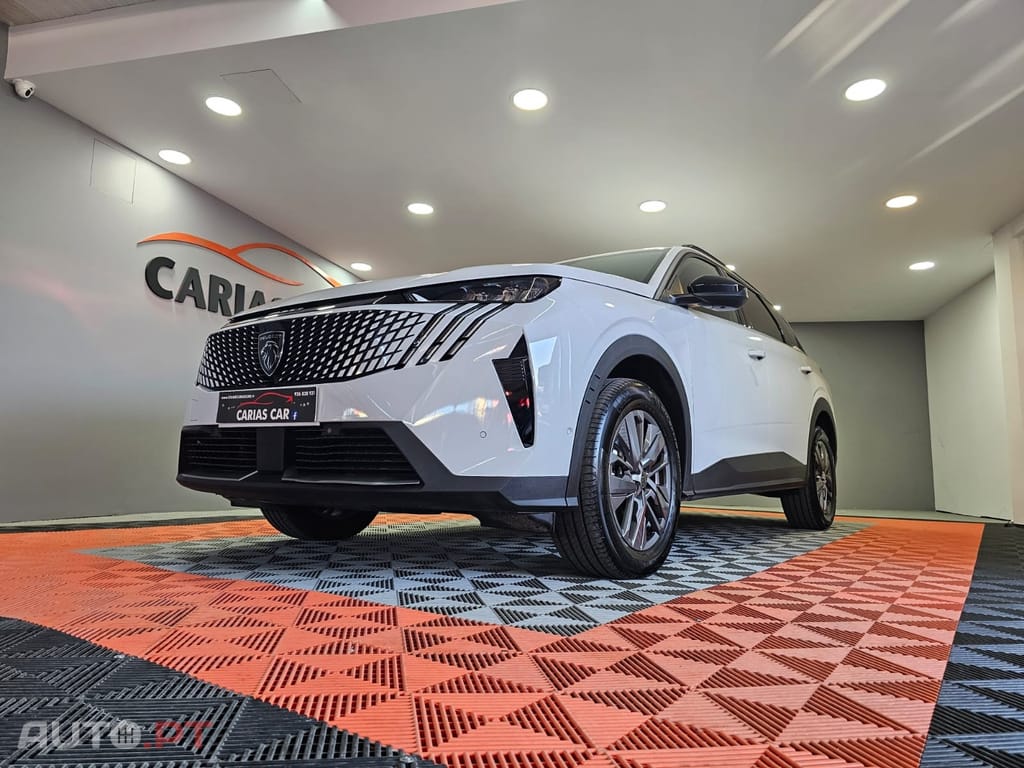 Peugeot 5008 ALLURE HYBRID E-DCS6