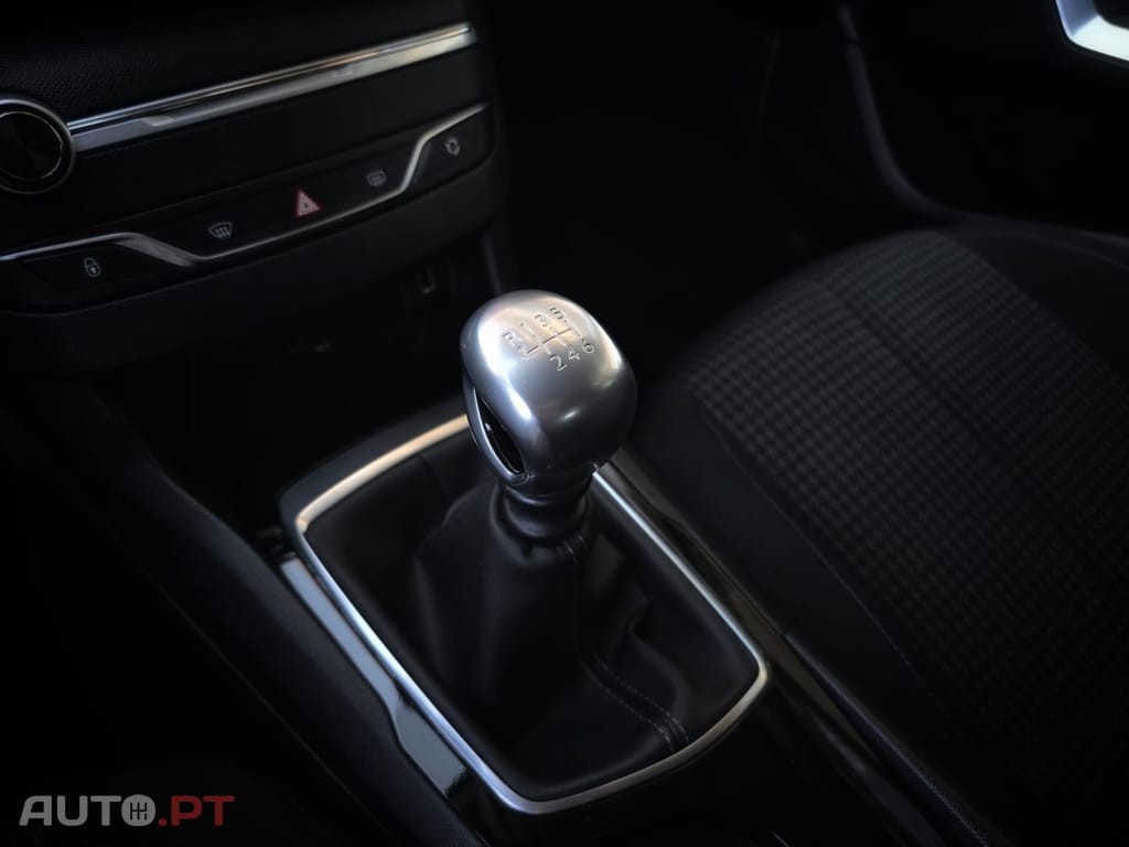 Peugeot 308 1.5 BlueHDi Style J17