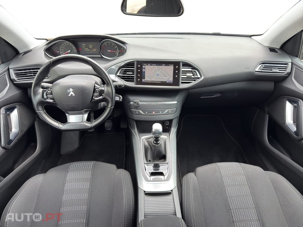 Peugeot 308 1.2 PureTech Allure J17