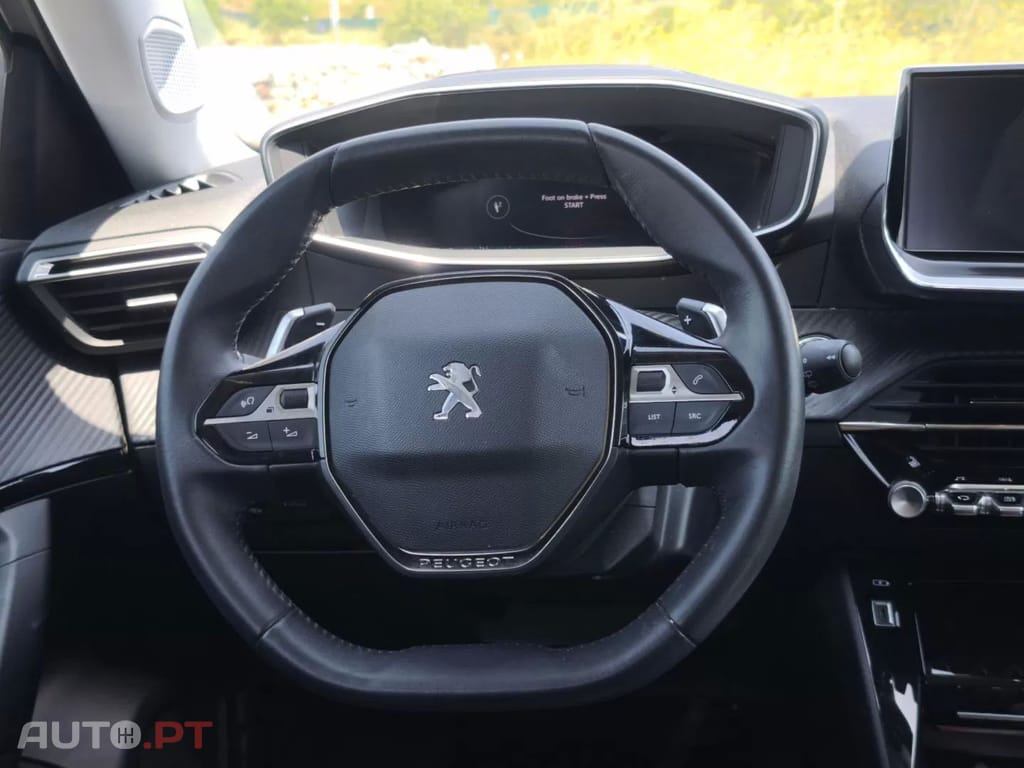 Peugeot 2008 PureTech 130 EAT8 Allure