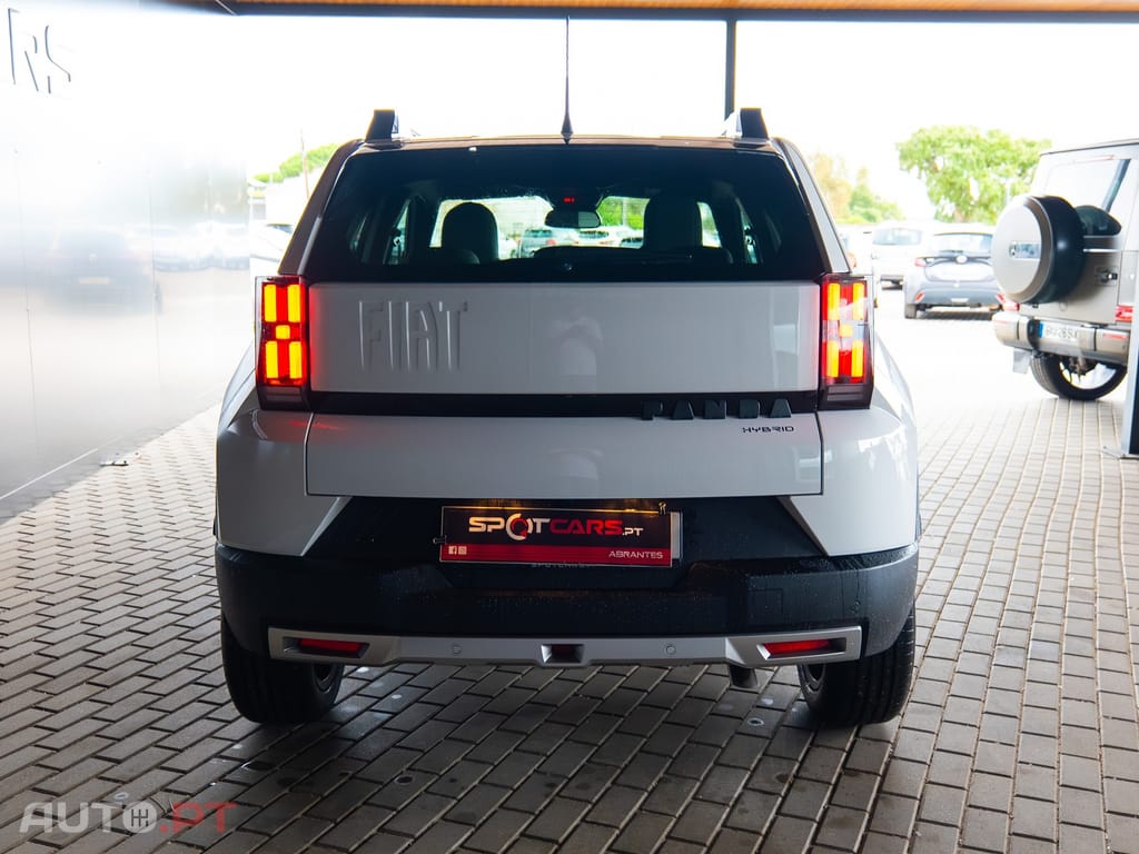 Fiat Grande Panda 1.2 Hybrid La Prima eDCT