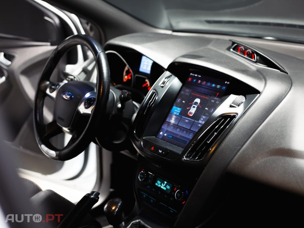 Ford Focus 2.0 EcoBoost ST c/ Pack Pele Desportiva