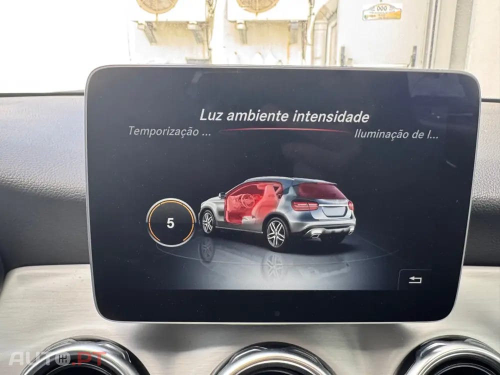Mercedes-Benz GLA 200 d 7G-DCT AMG Line