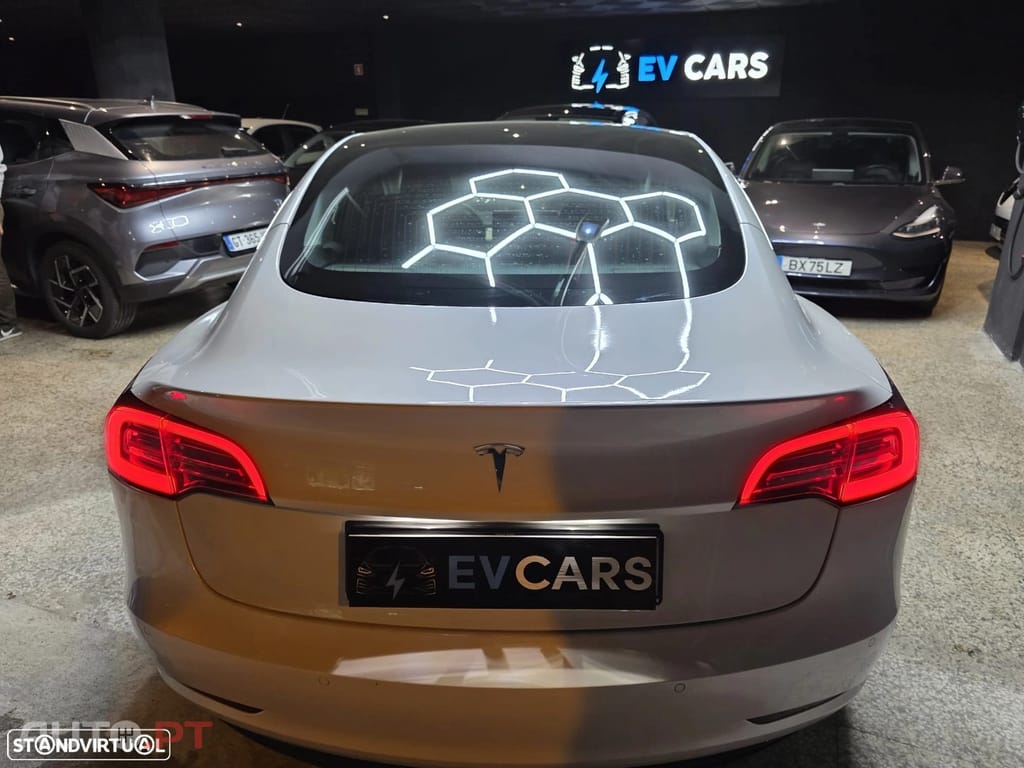 Tesla Model 3 Tração Traseira