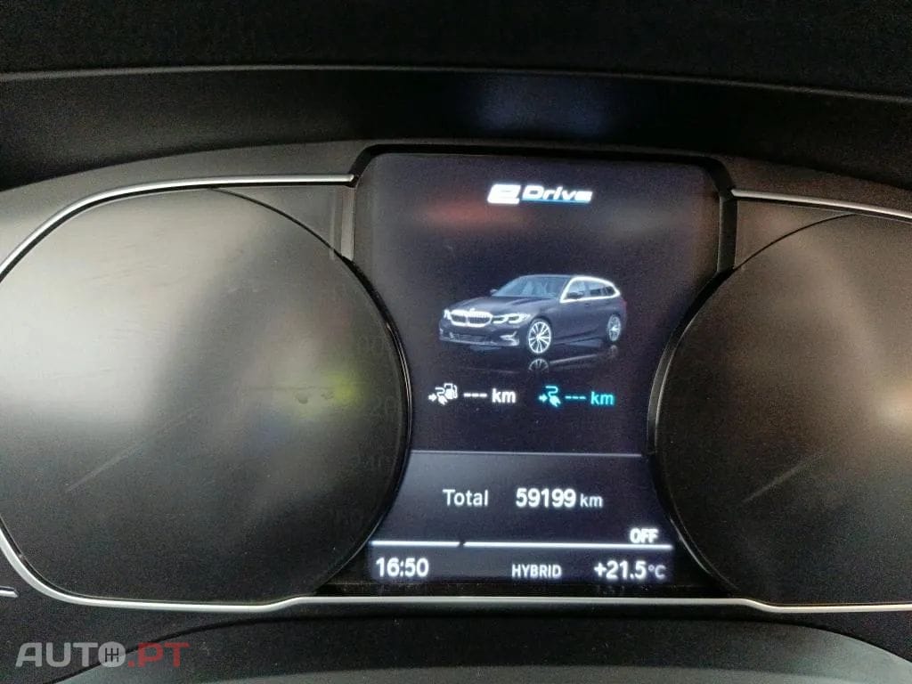 BMW 330 e Touring Auto