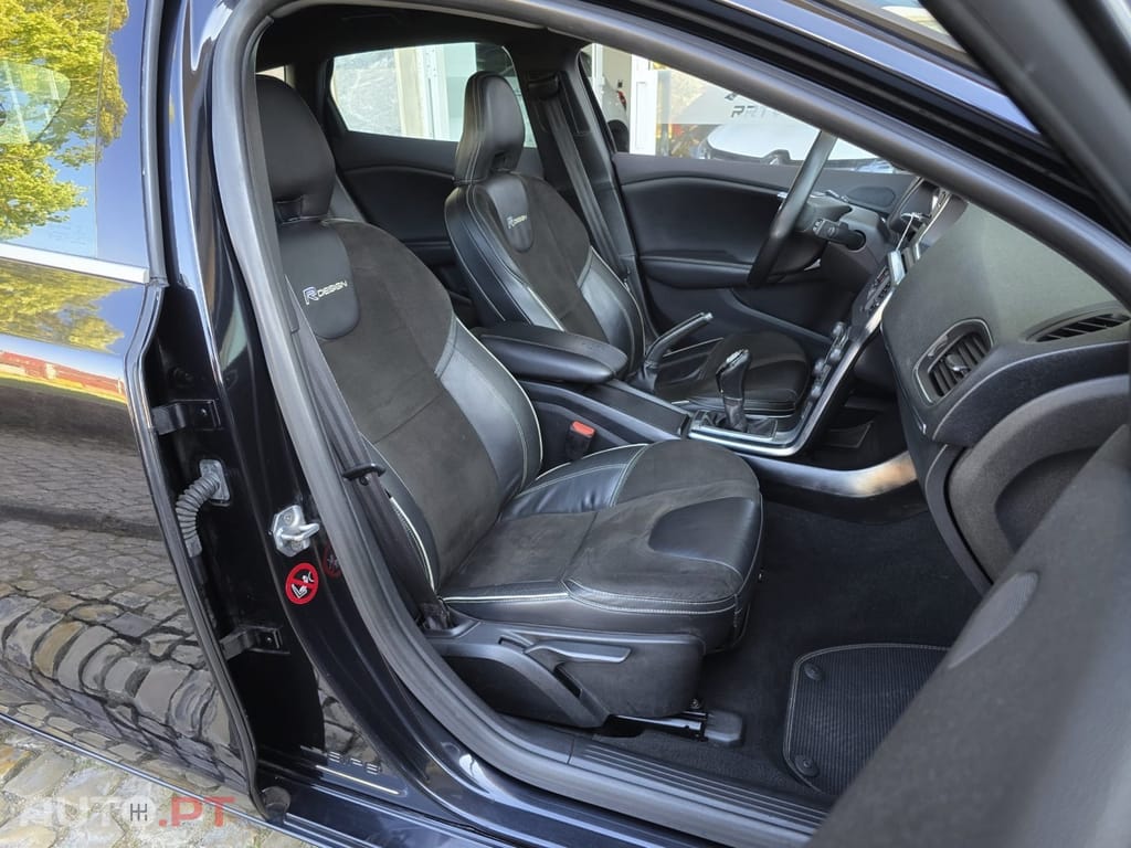 Volvo V40 D2 R Design
