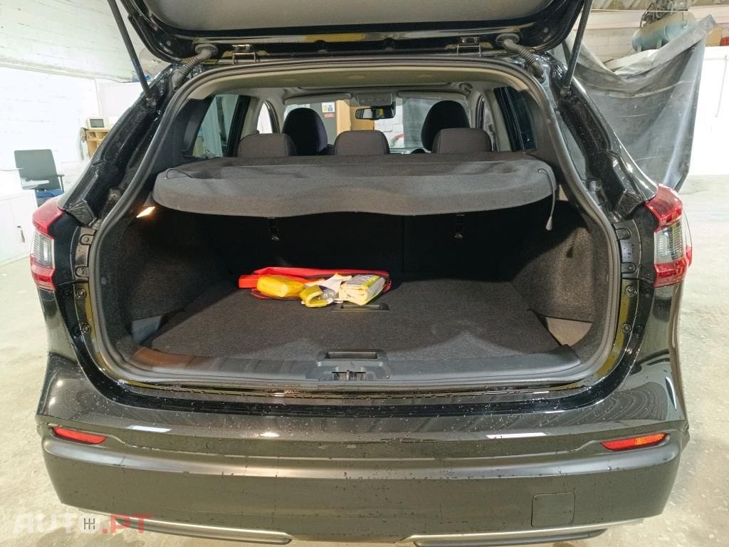 Nissan Qashqai 1.3 DIG-T N-Connecta J18