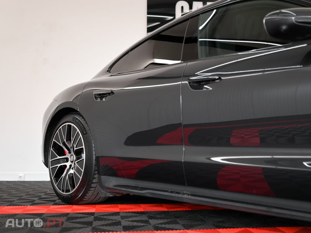 Porsche Taycan 4S
