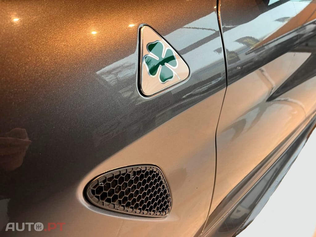 Alfa Romeo Giulia Quadrifoglio bi-turbo 510cv