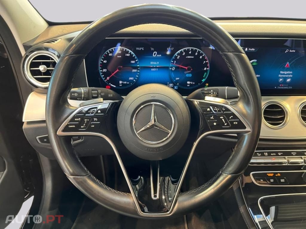 Mercedes-Benz E 300 I.V.A DEDUTÍVEL e T Avantgarde