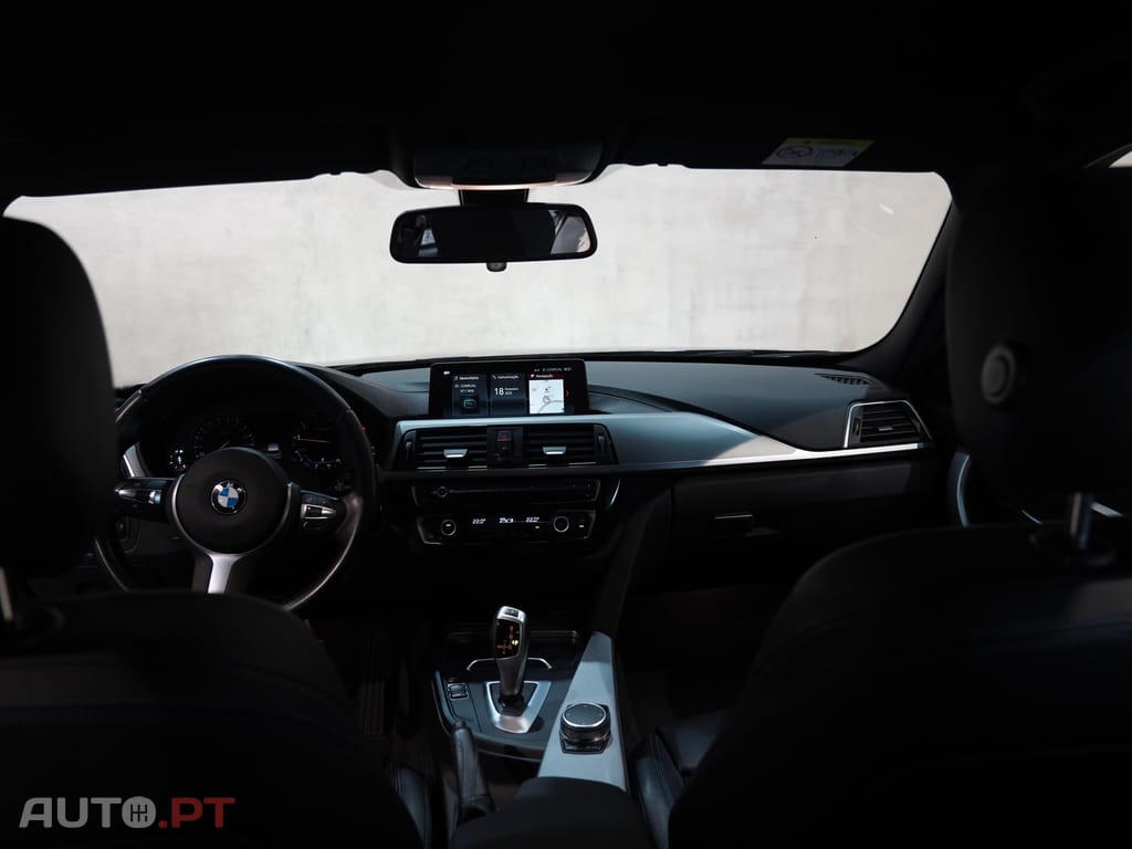 BMW 318 i Touring Pack M Auto