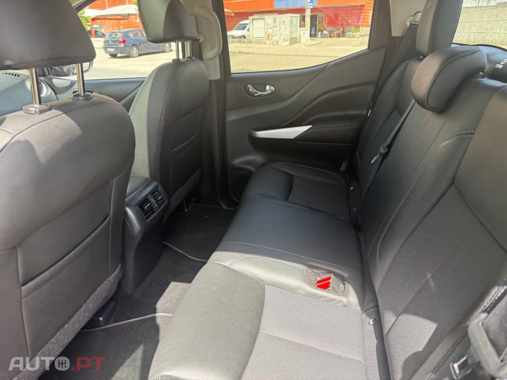 Nissan Navara 2.3 dCi CD 4WD N-Guard Auto — fotografia 6