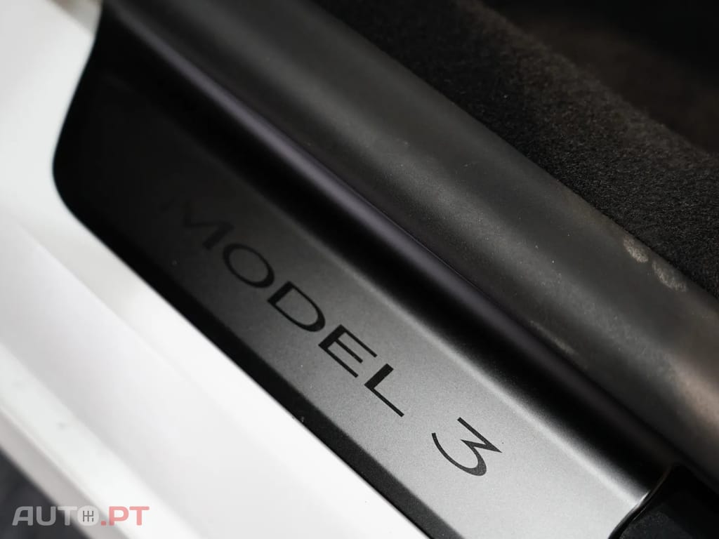 Tesla Model 3 Tração Traseira