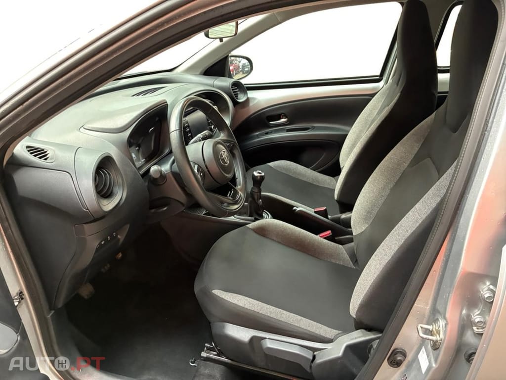 Toyota Aygo X 1.0 VVT-i Active