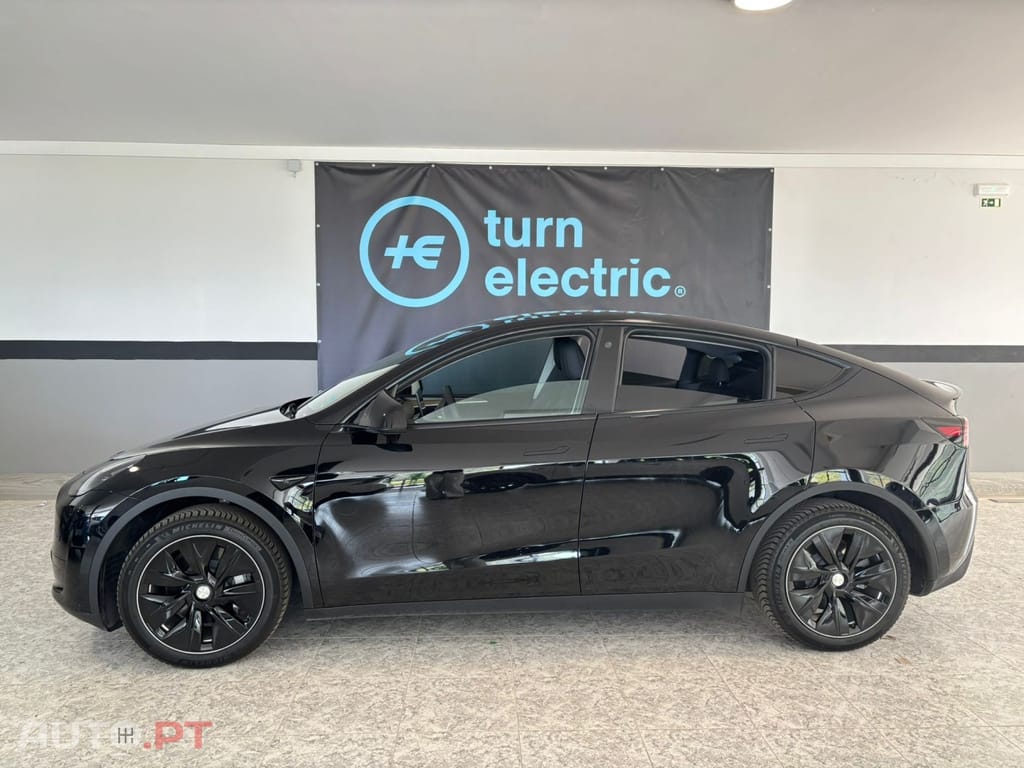 Tesla Model Y RWD