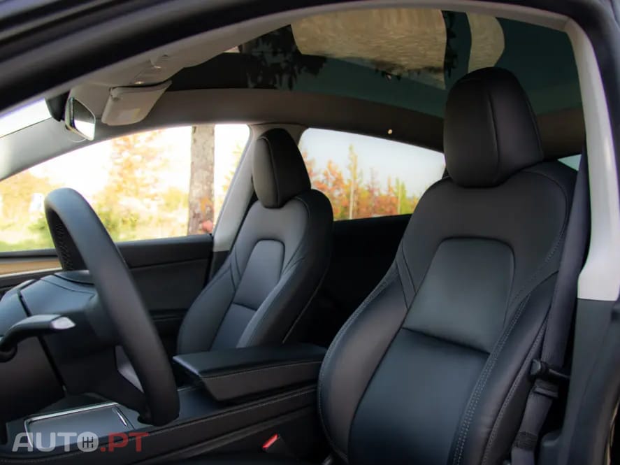 Tesla Model Y RWD — fotografia 59