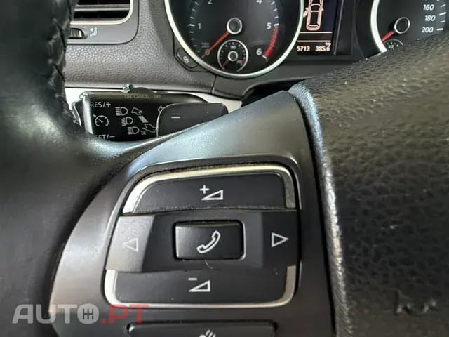 Volkswagen Golf 1.6 TDi Highline DSG