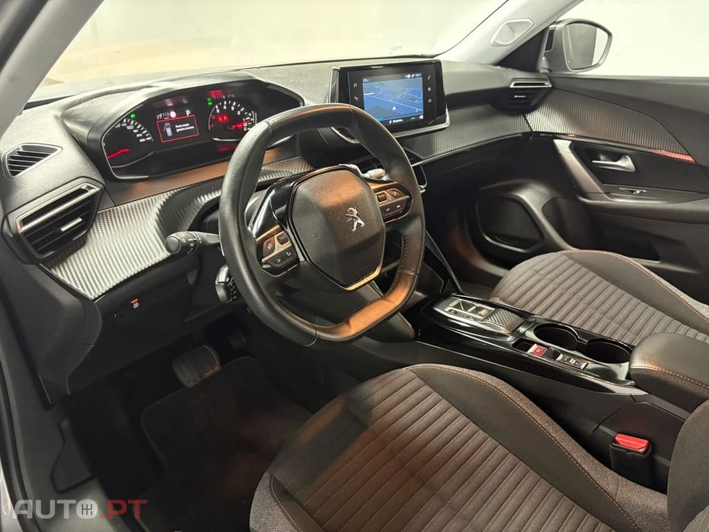 Peugeot 2008 1.2 PureTech Active EAT8