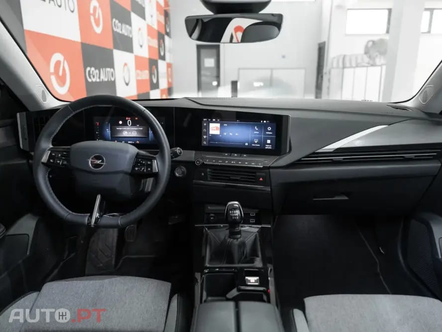 Opel Astra 1.2 T Elegance
